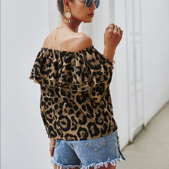 B2G1♦️🆕 Tan Leopard Print Off The Shoulder Top - Picture 5 of 5